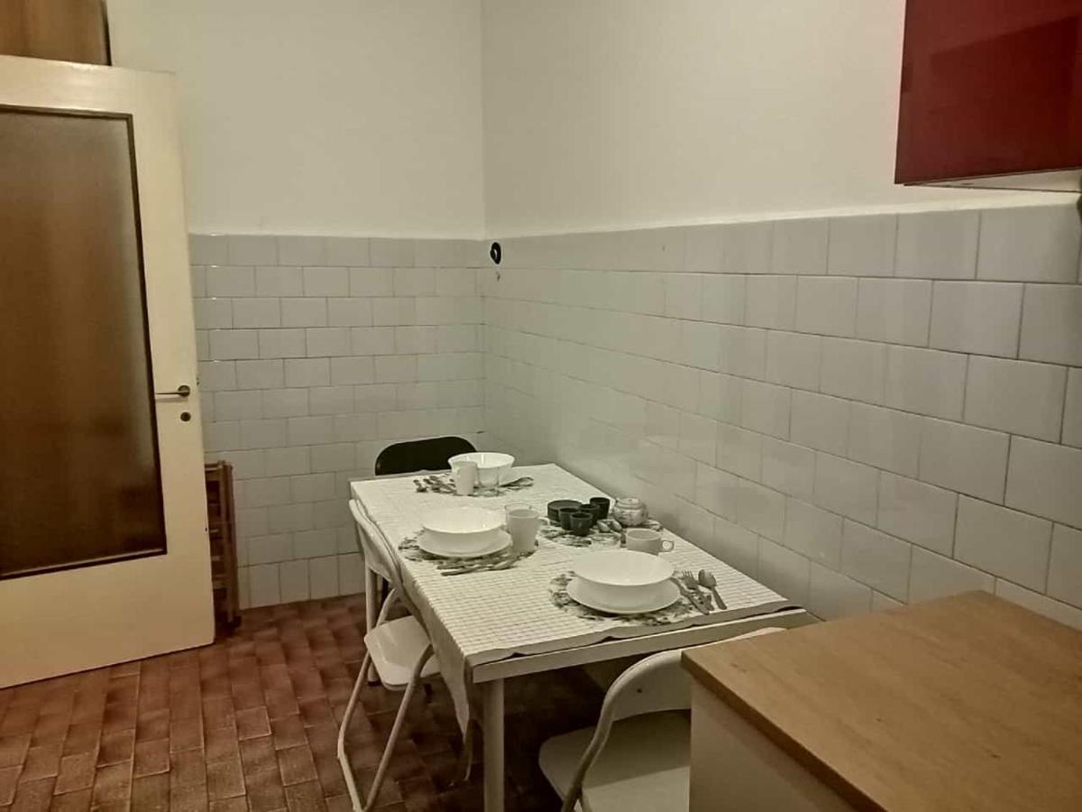 Apartamento Galeazzi Private House Milano Exterior foto