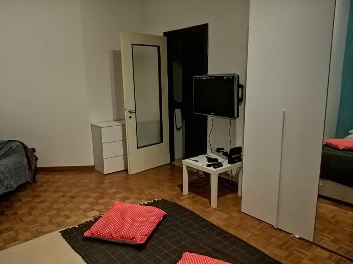 Apartamento Galeazzi Private House Milano Exterior foto